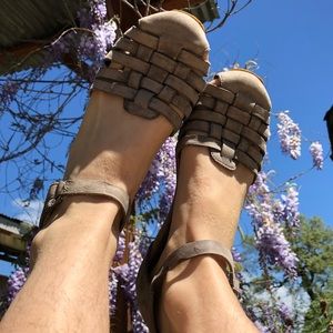 Ahnu Malini Taupe Women’s Flats US 8.5 Ankle Strap